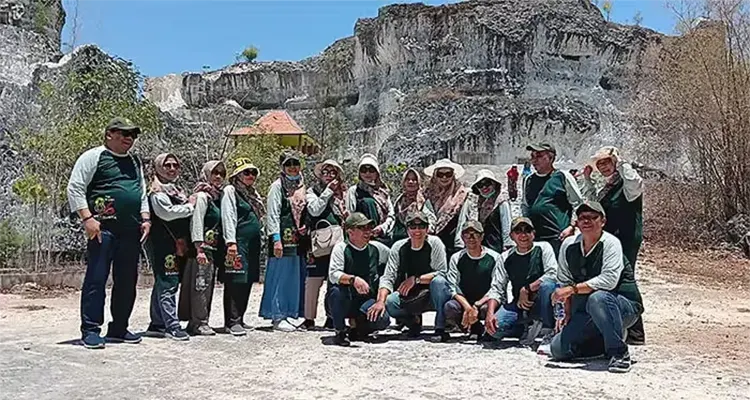 Keindahan Bukit Jaddih Bangkalan Madura dikunjungi alumni FIA UB